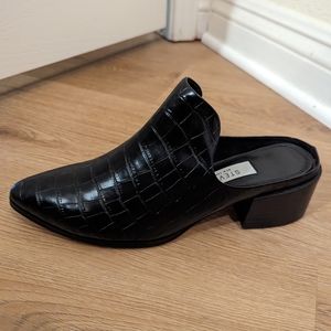 NWT Steven Black Croc Deny Mules